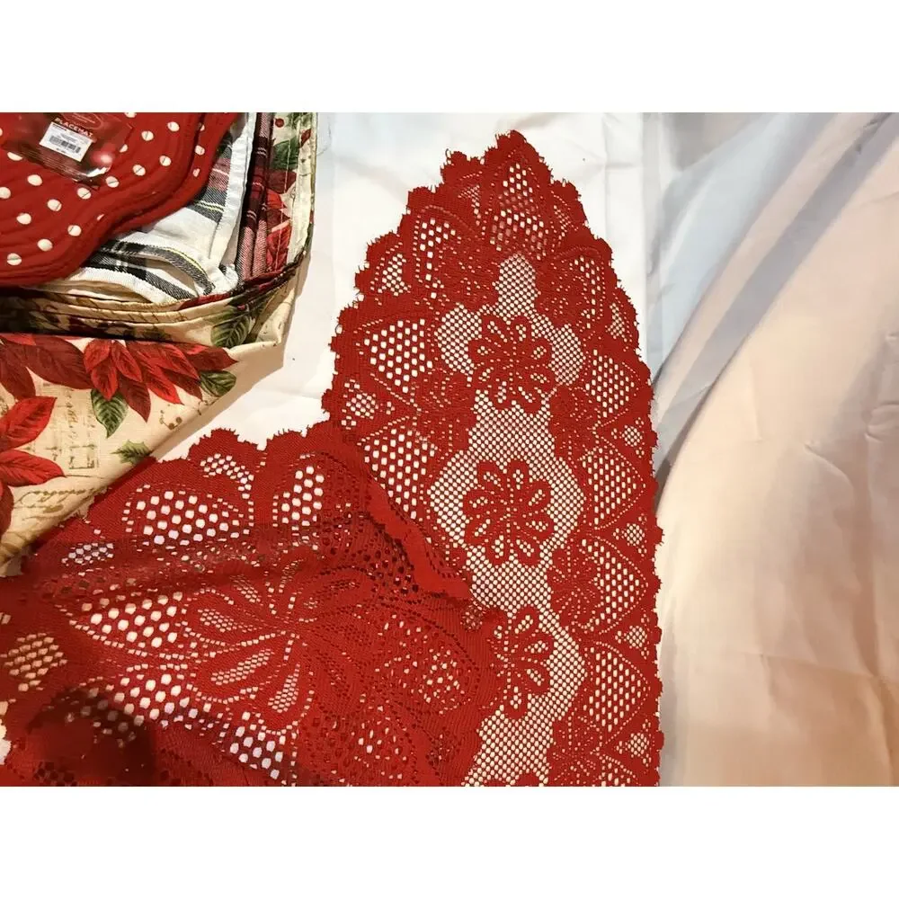 Complete Christmas Table Linen Lot Williams Sonoma, Placemats, Runner Tablecloth
